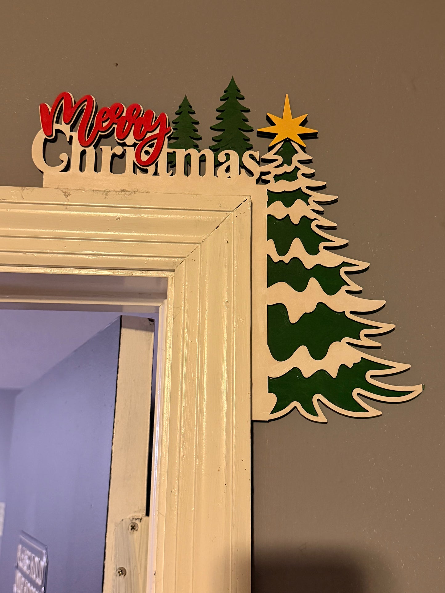Merry Christmas Tree w/ snow